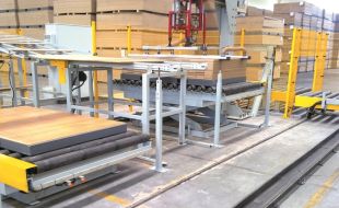 輕便靈活的多柱鋁合金升降平臺(tái)，專為商場(chǎng)清潔設(shè)計(jì)