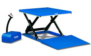 高效液壓提升機(jī)定制滿(mǎn)足二層工業(yè)廠房貨物需求